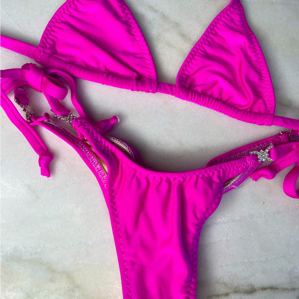 Wellness posing suit